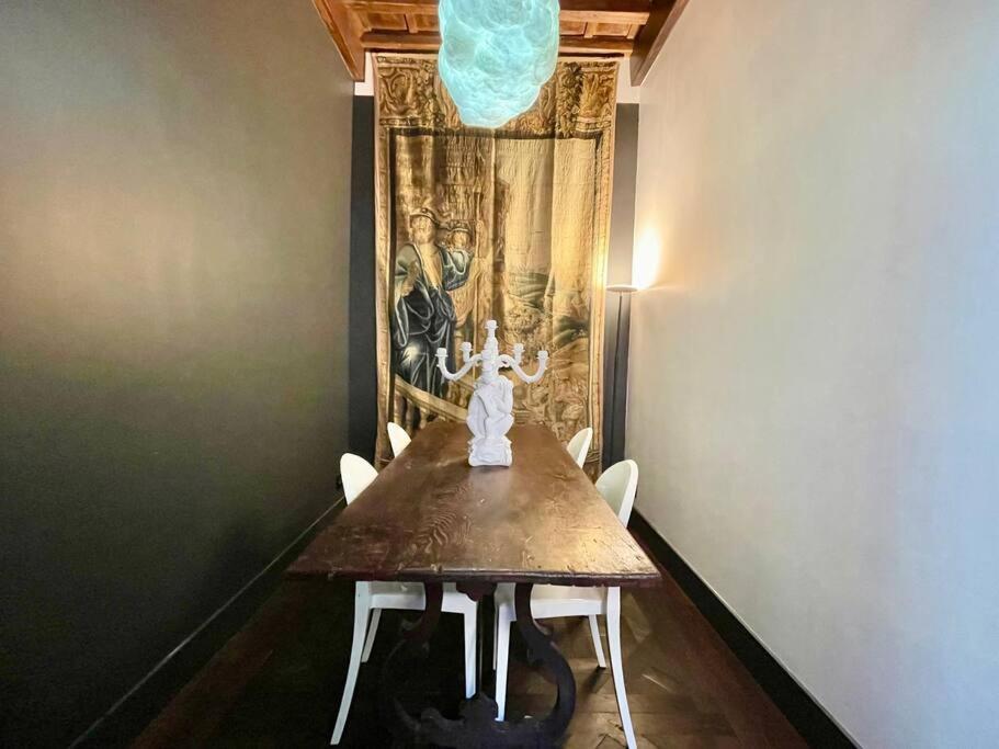Designer Luxury Loft In The Heart Of Center