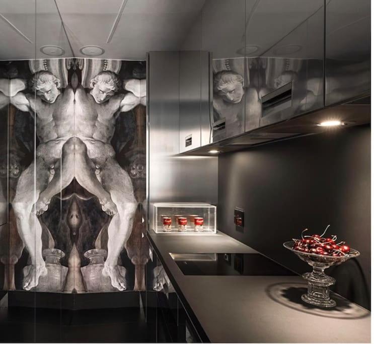 Designer Luxury Loft In The Heart Of Center Lejlighed